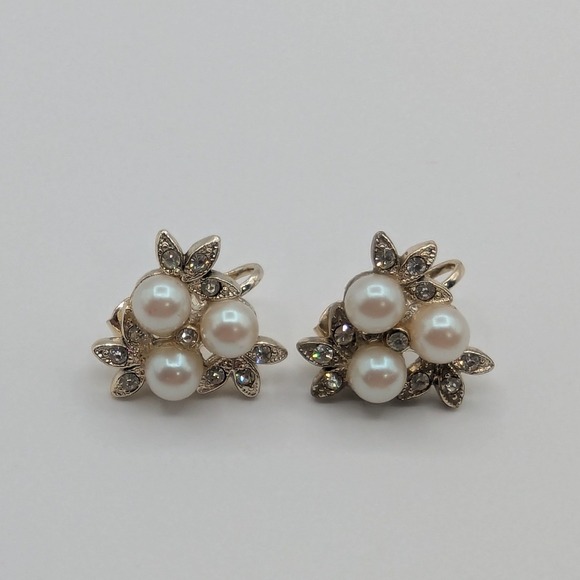 Jewelry - Elegant Pearl and Crystal Cluster Clip On Earrings Silver Tone Floral Design